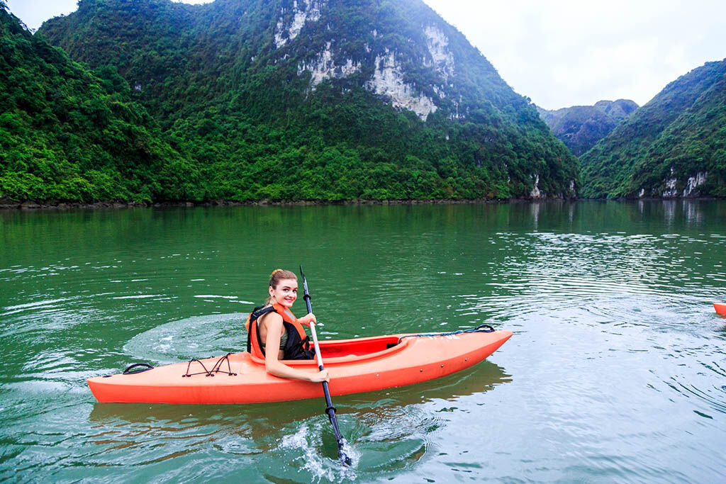 Explore Halong independently with tech